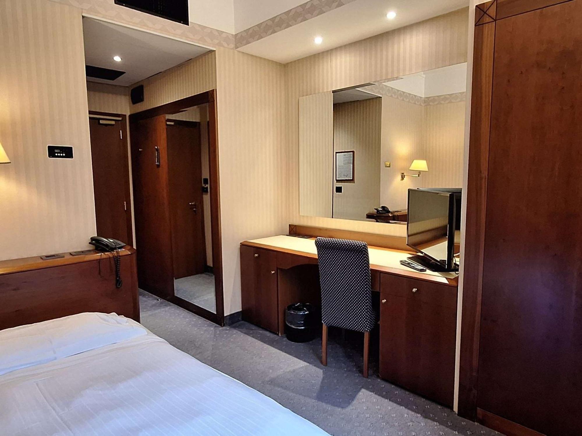 Mercure Reggio Emilia Centro Astoria Exterior photo